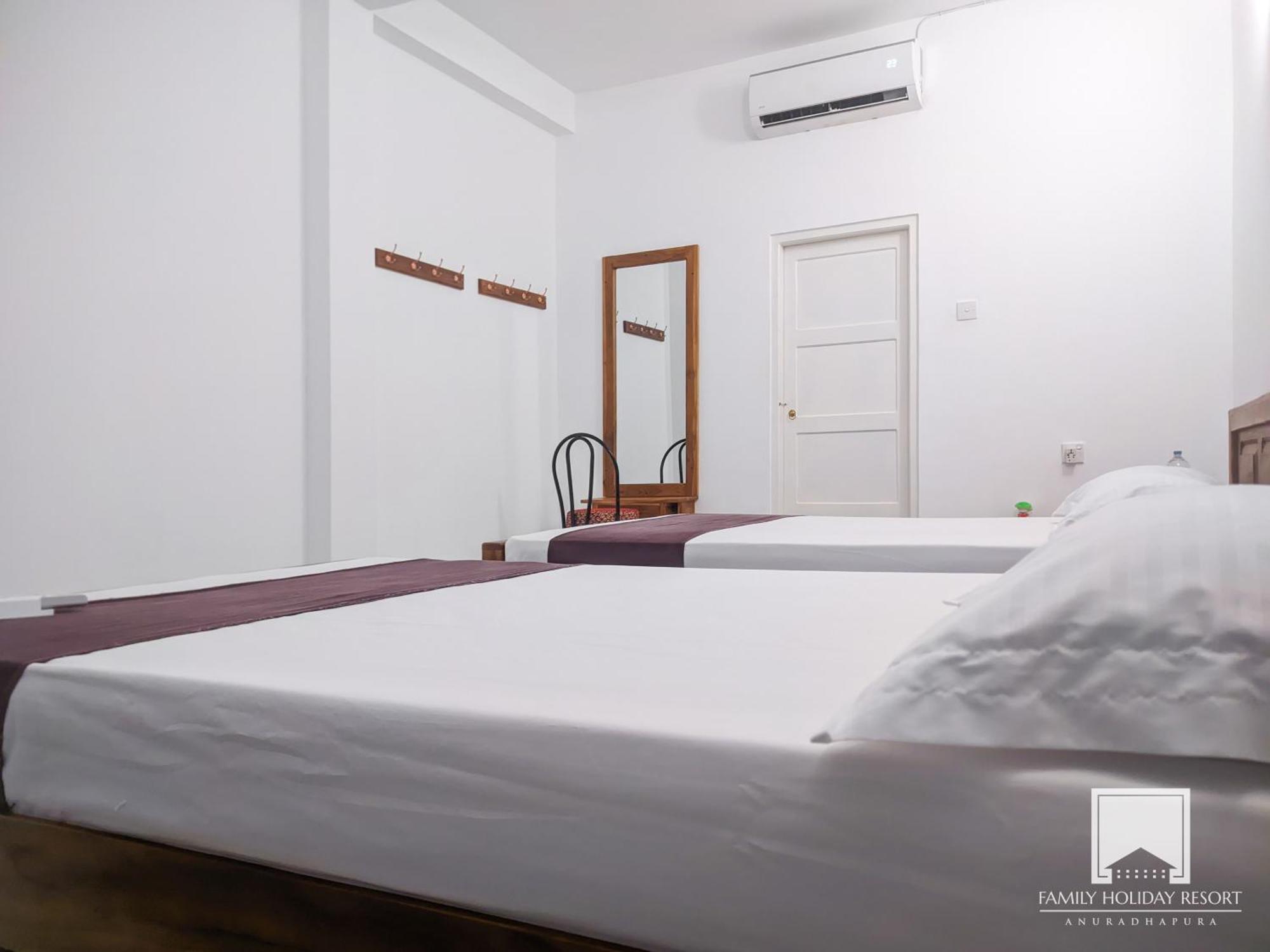 Family Holiday Resort Anuradhapura Exterior photo